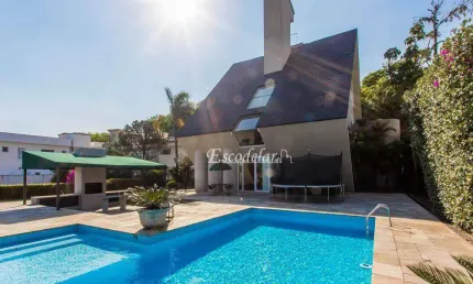 Mansão Exclusiva, Vista Privilegiada para o Campo de Marte - Arquitetura Arrojada e Ambientes Amplos