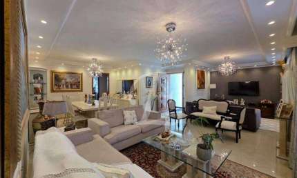 Sobrado à venda | 318m² | 4 dormitórios | 1 suíte | 5 vagas | Tremembé - São Paulo/SP