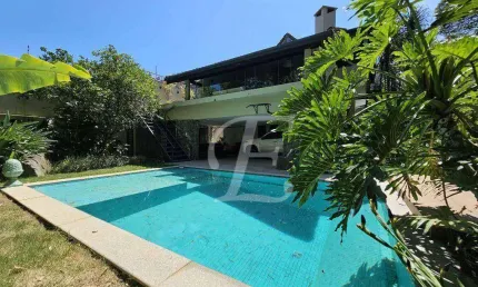 Sobrado à venda | 312m² | 4 dormitórios | 3 suítes | 4 vagas | Tremembé - São Paulo/SP