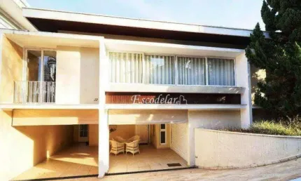Elegância e Exclusividade em Santana – Sua Casa dos Sonhos em Condomínio Fechado!