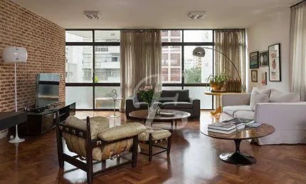 Apartamento charmoso e reformado em rua cobiçada de Higienópolis – 4 dormitórios e 3 suítes