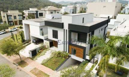 Linda Casa de Alto Padrão no Residencial Gênesis 1 em Alphaville - 5 Suítes e Lazer Completo