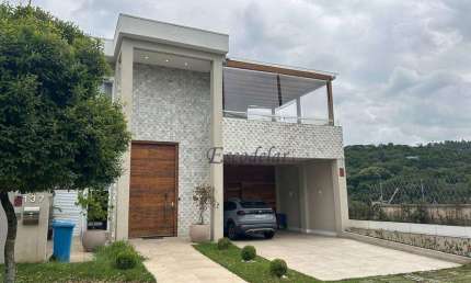 Casa de Alto Padrão à Venda no Condomínio Ithayê - 5 Suítes, Espaço Gourmet e Piscina