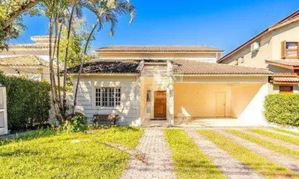 Casa com 4 dormitórios, sendo 2 suítes  para alugar, 311 m² por R$ 11.942/mês