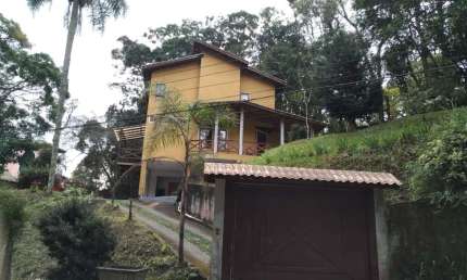 Sobrado em condomínio Fechado na Serra da Cantareira 4 dormitórios, 2 suítes, 4 vagas