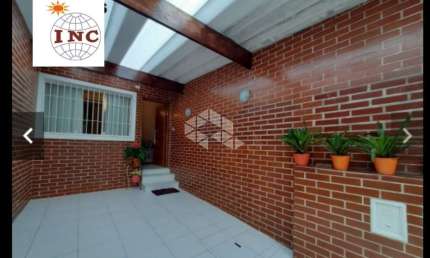 Excelente  sobrado com terreno 81,55 m² e 122,73 m² de área construída.