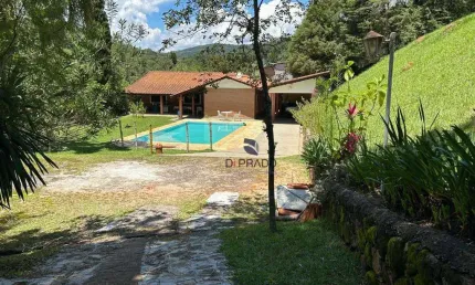 Oportunidade Única em Atibaia- São Paulo , sitio com 15.000m², lago com nascente própria , 2 casas, principal  com 423m² e secundária em torno  100m².