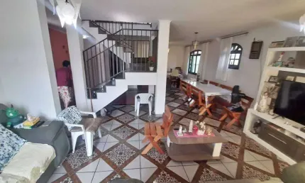 Casa à venda em Praia Grande, Boqueirão, com 4 quartos, 12x20m²