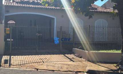 Casa com 3 dormitórios para alugar, 180 m² por R$ 3.200,00/mês - Champagnat - Londrina/PR
