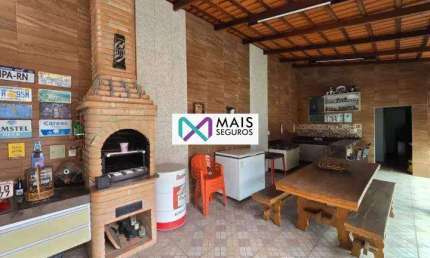 Ótima Casa com 4 dormitórios, armário embutido, área gourmet e piscina, 6 vagas de garagem, à venda, 220m² - Bom Pastor