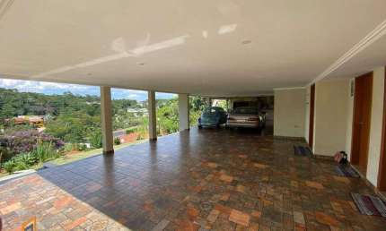 Linda Casa - Condomínio Arujazinho III Arujá – SP  com 1220m² de terreno e 600² de área construída
