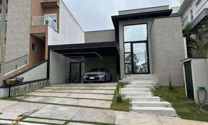 Casa térrea com pé direito duplo, 3 suítes, Piscina, no Condomínio Mosaico da Serra Mogi das Cruzes - SP (porteira fechada) - R$ 2.295.000,00
