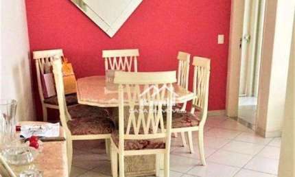 Vende apartamento com 2 dormitórios em Moema Índios.