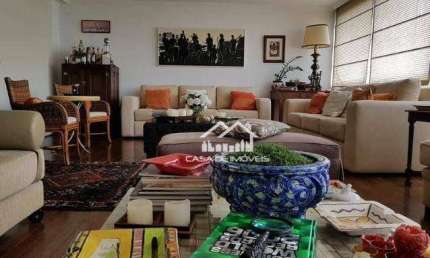 Vende apartamento com 310m² semi mobiliado, com 3 suítes e 3 vagas nos Jardins.