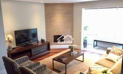 Vende apartamento reformado de 131m², 4 dormitórios e lazer completo.