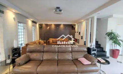 Vende lindíssima casa em rua sem saída, com piscina, no Jardim Londrina