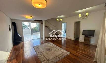 Aluga casa em condomínio com 155m², 3 quartos, sendo 1 suíte, 2 vagas, varanda com churrasqueira e depósito