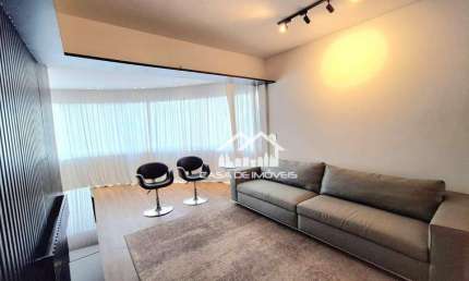 Vende ou aluga apartamento com 116m², sendo 2 suítes, 3 vagas e vista livre, no Campo Belo.