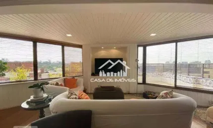 Vende apartamento de 200m² com piscina privativa e 3 suítes, no Panamby.