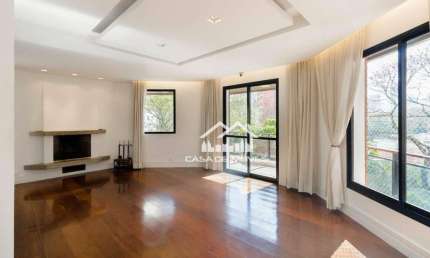 Vende apartamento com 205m² com 3 suítes, 3 vagas em excelente localização na Vila Olímpia.