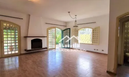 Vende casa tipo sobrado com 4 dormitórios e piscina no Jardim Leonor
