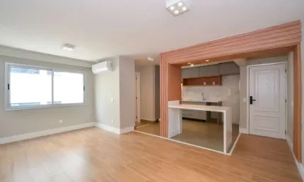Vende lindo apartamento em moema pássaros totalmente reformado.