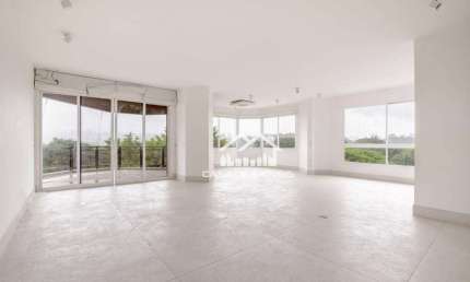 Vende excelente apartamento na Vila Nova Conceição, com 260m²