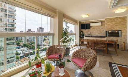 Vende lindo apartamento de alto padrão com 210m² na Vila Olímpia.