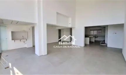 Vende apartamento com pé direito duplo e projeto no Duo Mormbi