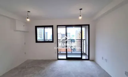 Vende apartamento tipo studio com 26m² com varanda, vista livre, ao lado do metrô saúde.