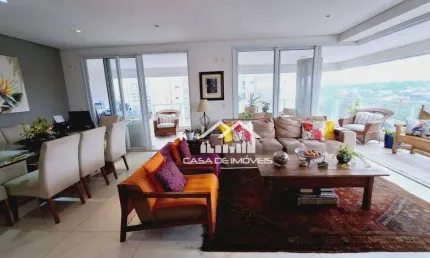 Vende apartamento com 210m², 3 suítes, 4 vagas, depósito e lazer no Campo Belo.