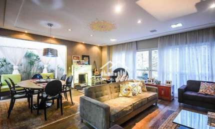 Aluga casa em condomínio,  mobiliada, com 224m², 3 dormitórios, piscina e espaço gourmet, em Moema