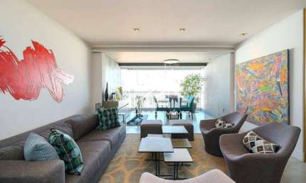 Vende apartamento com 175m², 3 suítes, prédio novo com lazer em Moema.