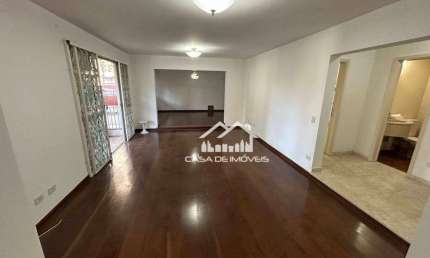 Vende apartamento de 173m², com 4 dormitórios, sendo 2 suítes, 2 vagas e varanda, no Brooklin.