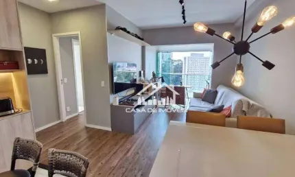Vende apartamento com 64m², 2 suítes, 2 vagas, mobiliado e com lazer, no Morumbi.