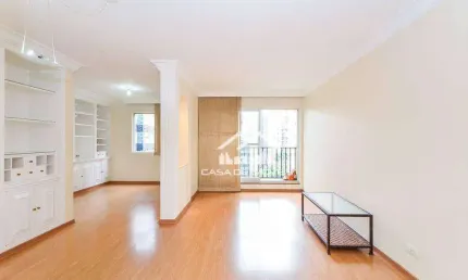 Vende apartamento com 2 dormitórios na Vila Olímpia.