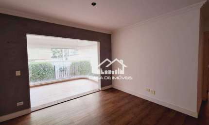 Vende apartamento com 104m², 3 dormitórios sendo 1 suíte, reformado com 2 vagas, no Panamby.