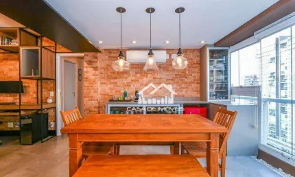Vende apartamento com 77m², 2 suítes, varanda gourmet e 2 vagas, no Panamby.