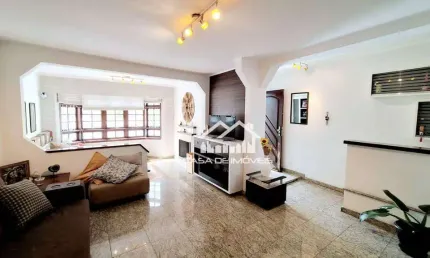 ende casa tipo sobrado com 270m² com 3 dormitórios, espaço gourmet e 3 vagas, no Morumbi.