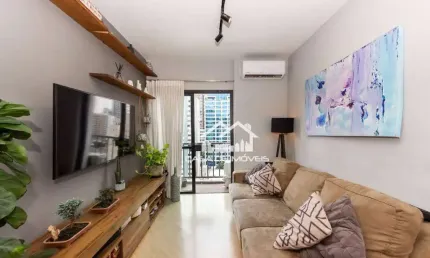 Vende apartamento com 46m², 1 dormitório, com 1 vaga, reformado, em Moema