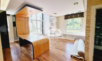 Vende apartamento duplex com 104m², 2 suítes, closet, escritório, 2 vagas, no panamby.