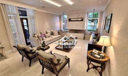 Vende linda casa com 442m², com 3 suítes, piscina, espaço gourmet, super segura, próximo ao estádio do Morumbi.