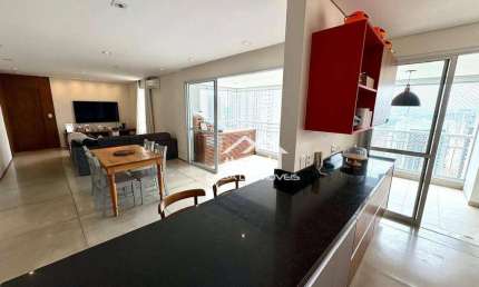 Vende apartamento de 142m², com 3 suítes, 2 vagas e varanda gourmet