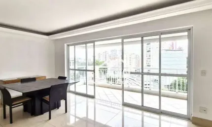 Vende apartamento de 124m², com 3 suítes e 2 vagas na Vila Andrade.