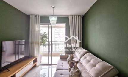 Vende apartamento de 70m², com 3 quartos sendo 1 suíte e 2 vagas.