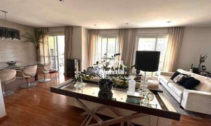 Vende apartamento de 173m², com 3 suítes e 3 vagas.