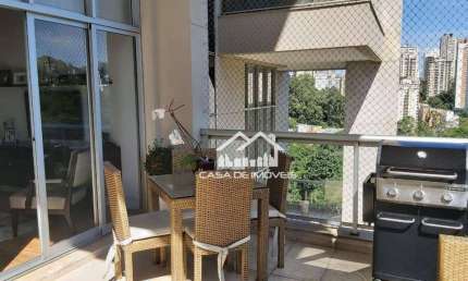 Vende apartamento com 97m², 2 dormitórios, 1 suíte, 2 vagas e parque privativo, no Pànamby