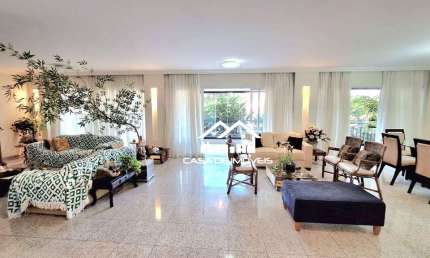Vende ou aluga apartamento de alto padrão, com 323m², 4 suítes, 6 vagas e lazer, no Campo Belo.