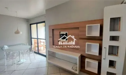 Vende apartamento com 65m², 2 dormitórios, 2 vagas, depósito e lazer, em Moema.