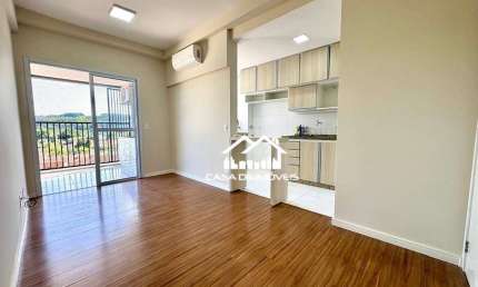 Vende apartamento de 57m², com 2 dormitórios, 1 vaga, no centro de São Pedro